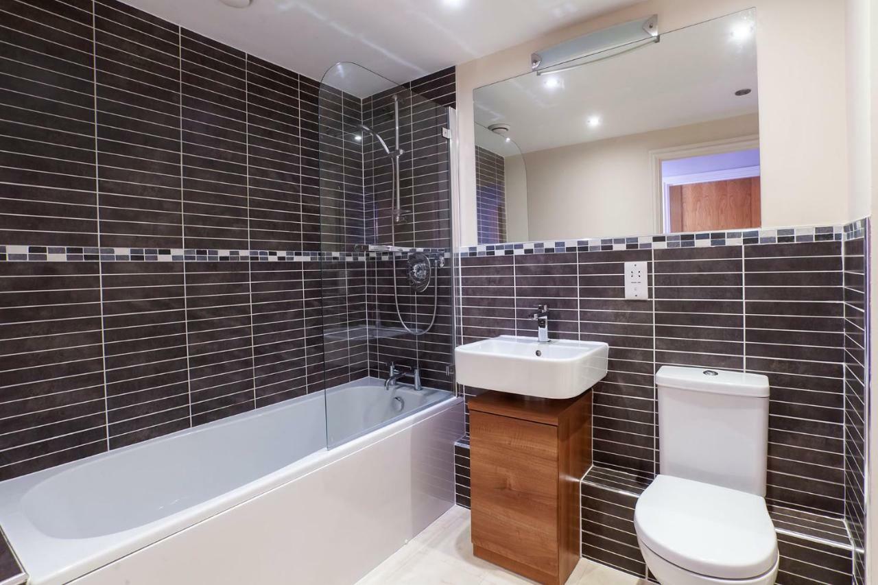 Holiday home 7 Gibson House - Chic Centre With Parking *